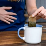 Ceaiuri care îți calmează stomacul după masa de Paște. Remedii naturale pentru balonare și arsuri