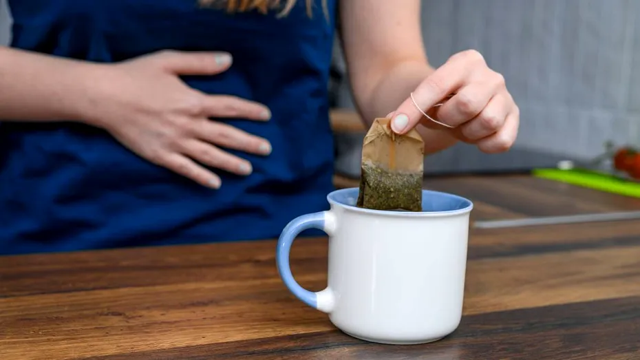 Ceaiuri care îți calmează stomacul după masa de Paște. Remedii naturale pentru balonare și arsuri