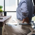 Statul prelungit pe scaun poate afecta sănătatea inimii. Ce recomandă medicii pentru a reduce riscurile