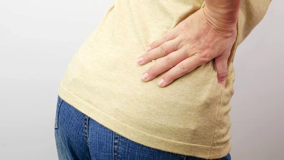 Durerea de sciatică poate coborî până în picior. Ce ajută la recuperare și ce greșeli pot prelungi problema